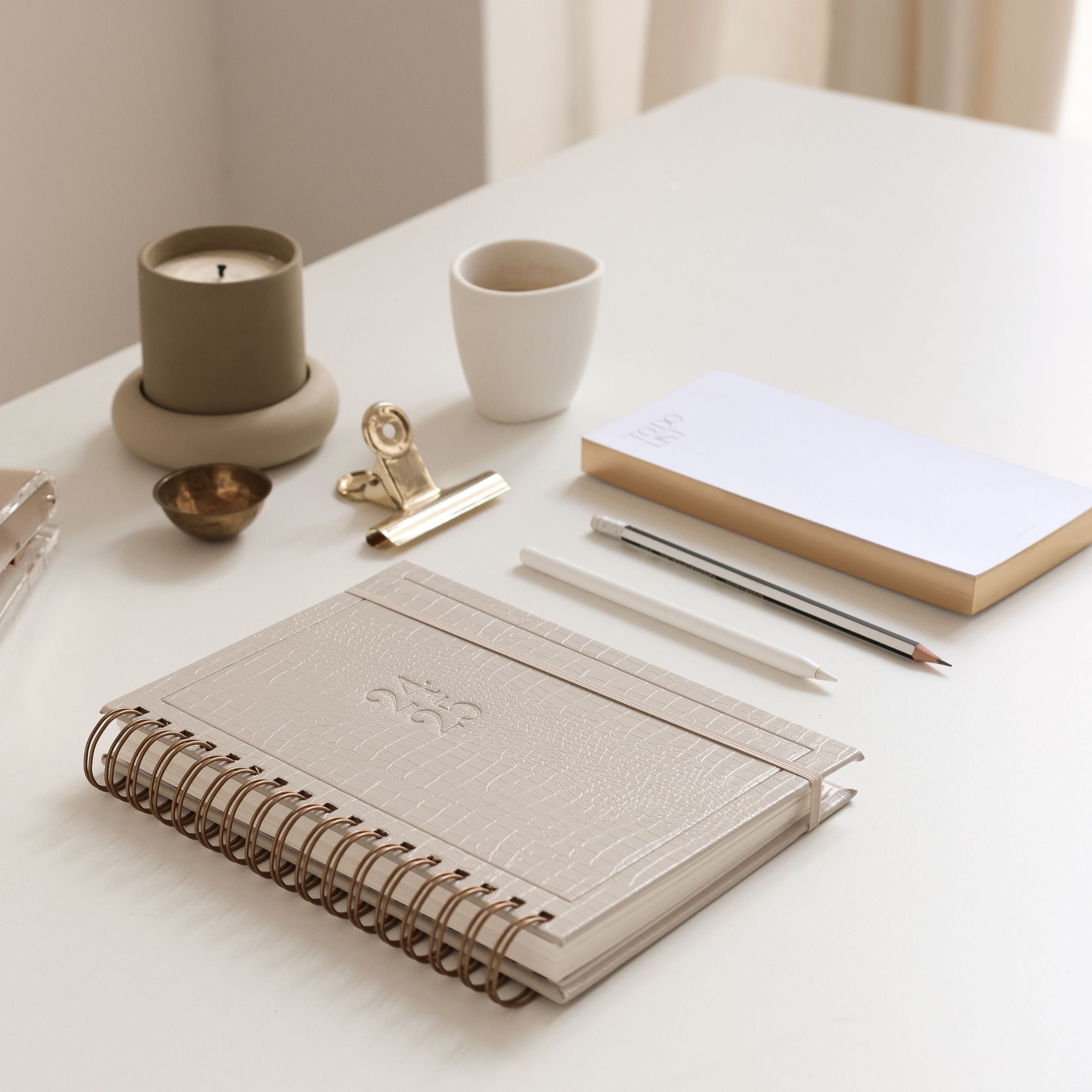 BLOC DE NOTAS · TO DO LIST